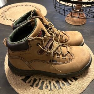 Red Wings. Women’s size 10. Steel Toe.